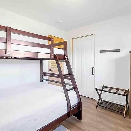Belle River 2 Bedroom Getaway On The River/Close To Marina מראה חיצוני תמונה