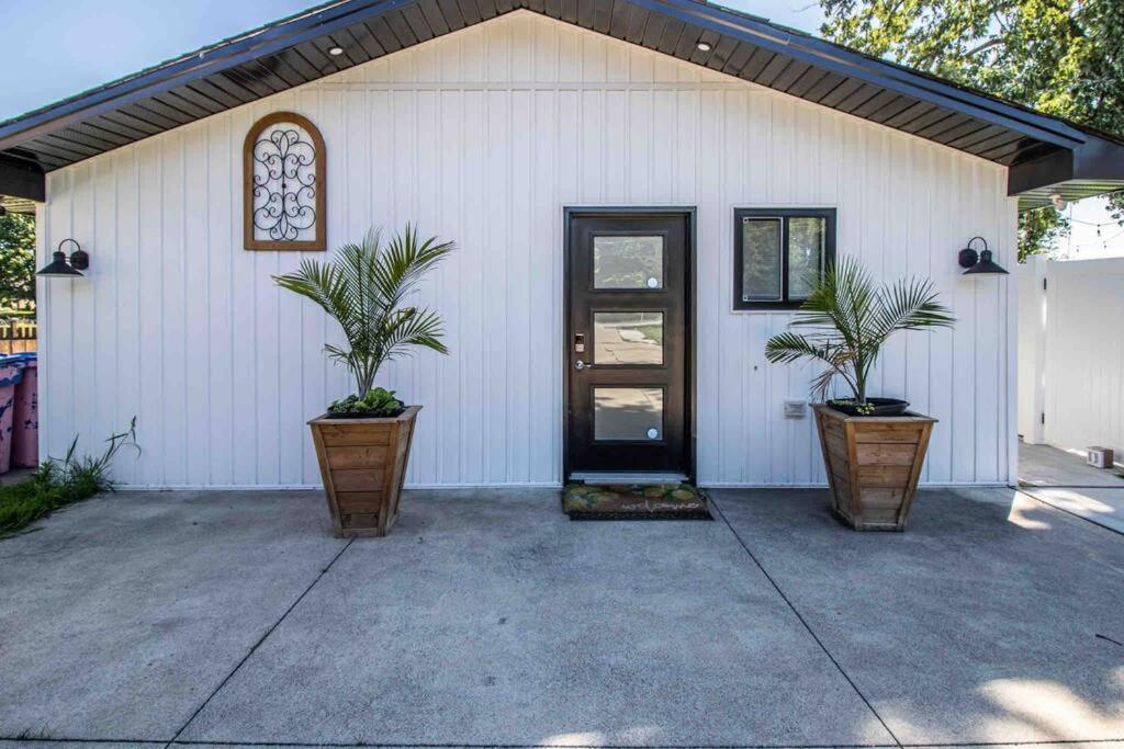 Belle River 2 Bedroom Getaway On The River/Close To Marina מראה חיצוני תמונה