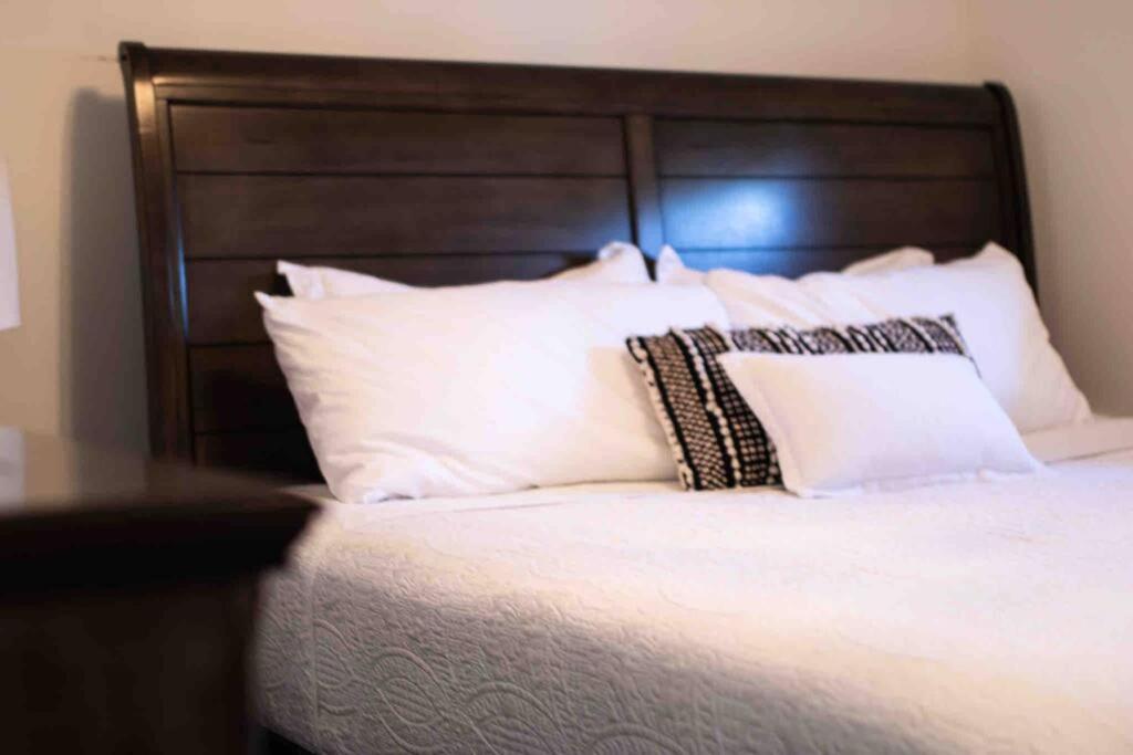 Belle River 2 Bedroom Getaway On The River/Close To Marina מראה חיצוני תמונה