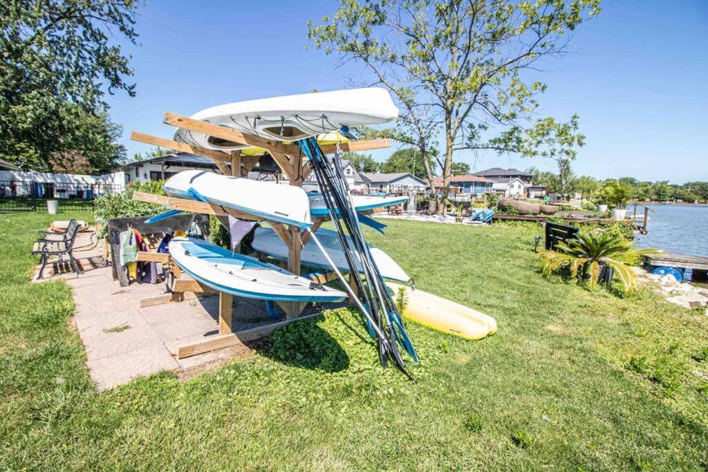 Belle River 2 Bedroom Getaway On The River/Close To Marina מראה חיצוני תמונה