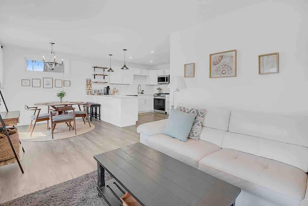 Belle River 2 Bedroom Getaway On The River/Close To Marina מראה חיצוני תמונה